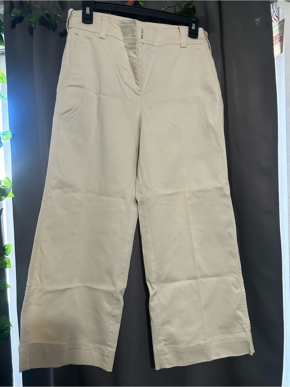 Chico's Wide Leg Capris in Light Beige